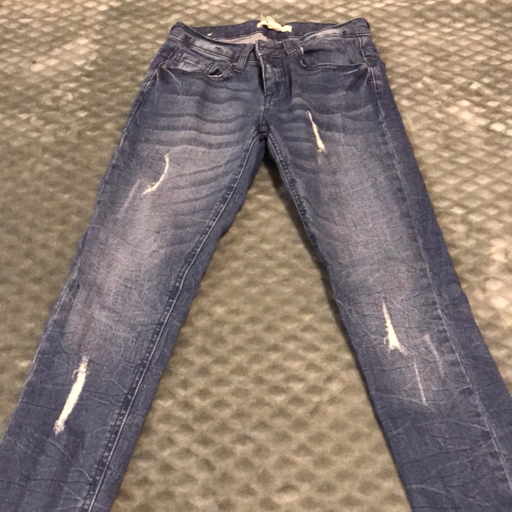 Forever 21 NWOT Distressed Skinny Jean - Picture 2 of 5